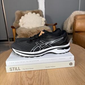 Asics GT-2000 9 - Women's Size 9.5 - Black and White -New with Tags (NWT)